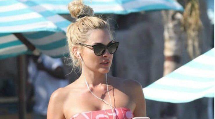 Bίκυ Κάβουρα: Δείτε το κορμί της με μπικίνι και χωρίς ίχνος ρετούς [εικόνες]