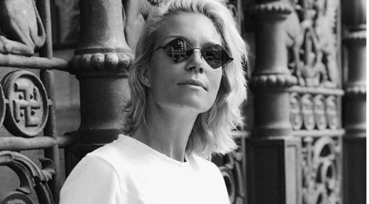 H Βίκυ Καγιά φόρεσε το πιο στιλάτο παλτό του χειμώνα και μπορείς να το αποκτήσεις και εσύ