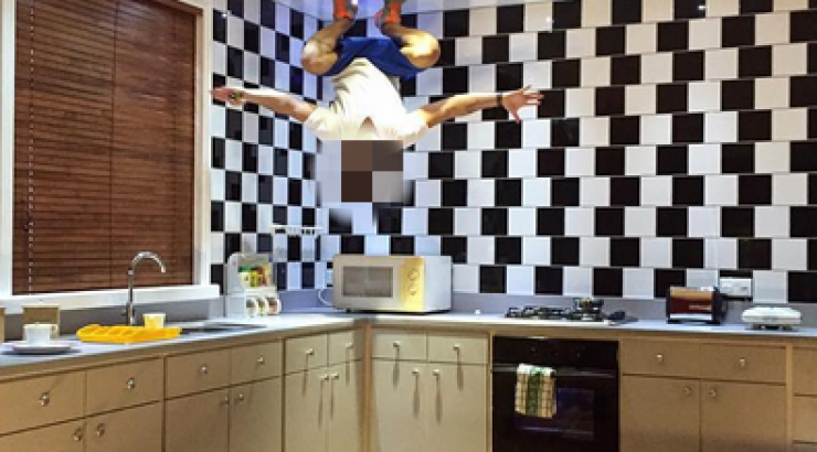 Ποιος Έλληνας τραγουδιστής υποδύεται τον Spiderman;