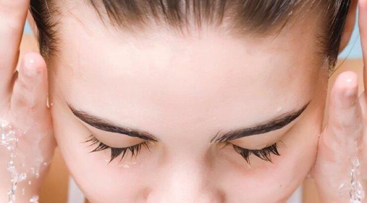 Ξηρή επιδερμίδα: Πέντε βήματα για σωστό καθαρισμό 