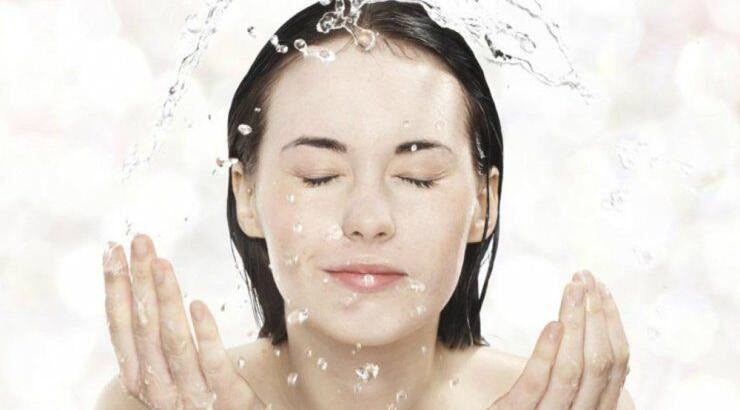Βήμα - βήμα και συμβουλές για το πώς να καθαρίζετε το πρόσωπό σας