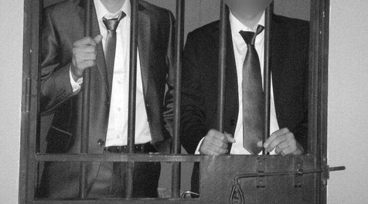 Ποιοί δυο ηθοποιοί απαθανατίστηκαν πίσω απο της φυλακής τα σίδερα 