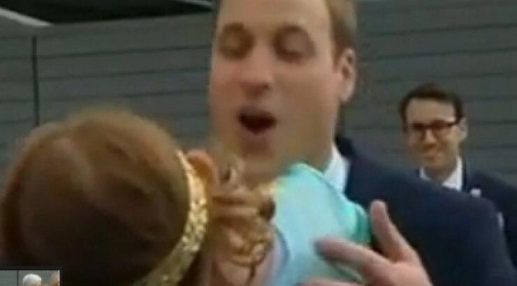 Αστείο: 4χρονη έφριξε όταν ο William πήγε να την φιλήσει