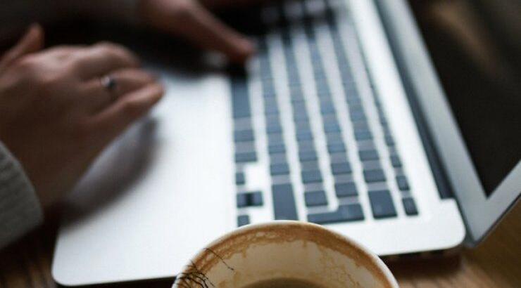 Μήπως μετά το μεσημεριανό αισθάνεστε υπνηλία στη δουλειά;