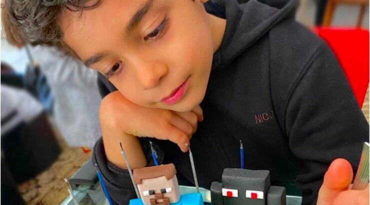 Μαριάντα Πιερίδη: Ο γιος της έγινε 7 ετών και έκανε τα γενέθλια του μέσω βιντεοκλήσης με τους συμμαθητές του [εικόνες]