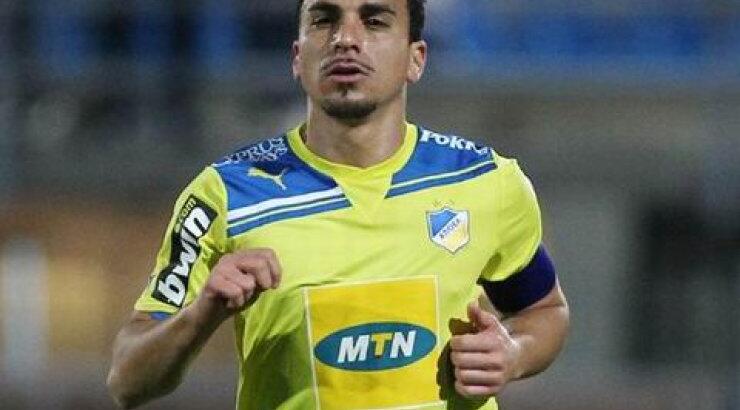 Δείτε τις δίδυμες κόρες του Κωνσταντίνου Χαραλαμπίδη με το τρόπαιο του πρωταθλήματος