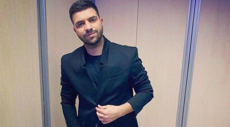 Χάρης Παπαθεοχάρους: Δεν θα πιστεύετε τι έκανε η σύντροφός του για να μην βλέπει εκείνος την όμορφη γειτόνισσα! 