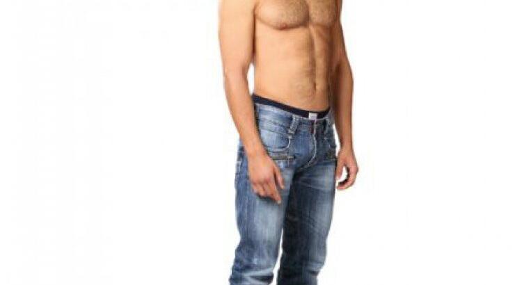 Tρόμαξαν όλοι με τον υποψήφιο των Mr Cyprus που έπαθε κρίση πανικού στο νερό!