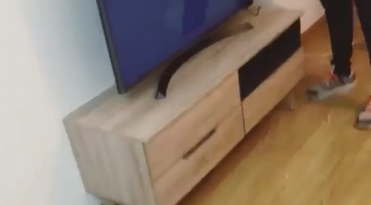 Επώνυμος Κύπριος μας βάζει στο νέο του σπίτι!