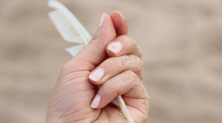 Πώς θα σταματήσεις το ξεφλούδισμα και το σπάσιμο των νυχιών