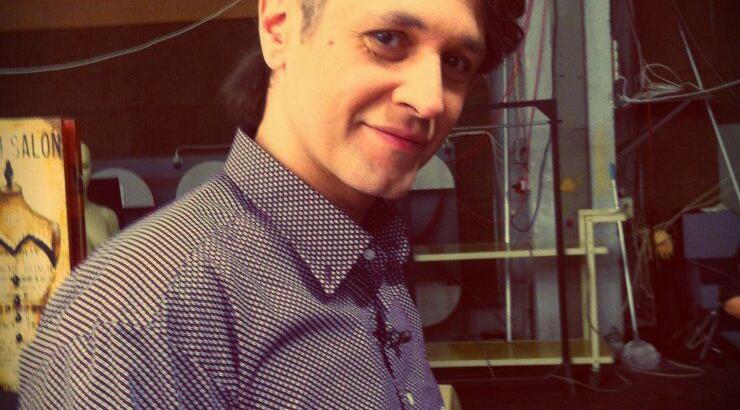 Αιμίλιος Χειλάκης: “Λύγισε” επί σκηνής για το θάνατο του Μηνά Χατζησάββα