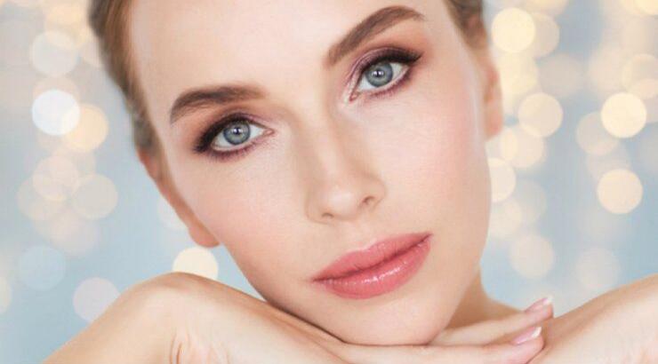 Πέντε απλά βήματα για να είμαστε λαμπερές τις γιορτές