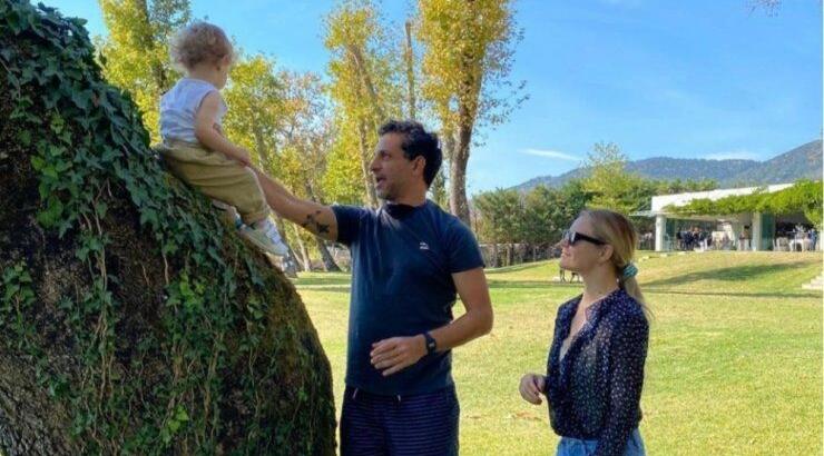 Γιώργος Χρανιώτης: Μας έδειξε τις "ζημιές" που έκανε ο γιος του στην χριστουγεννιάτικη διακόσμηση του Δήμου Αθηναίων [βίντεο]