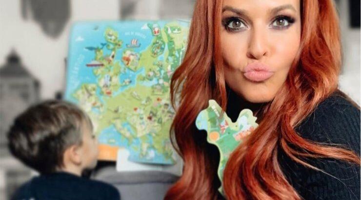 Σίσσυ Χρηστίδου: Στη θάλασσα μαζί με τον μικρό της γιο [εικόνα]