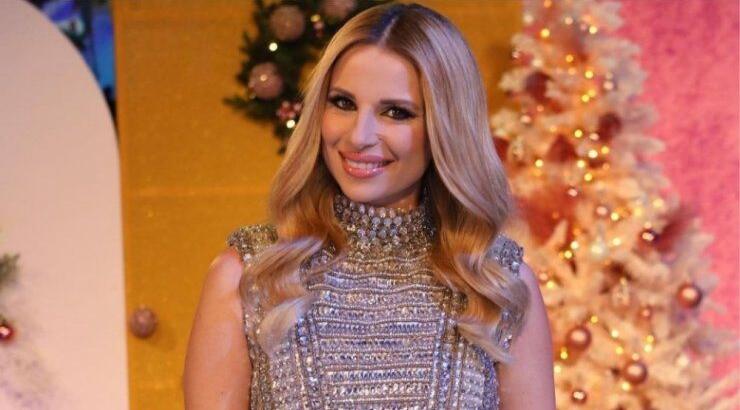 Χριστιάνα Αριστοτέλους – Γιώργος Εφραίμ: Ποζάρουν με πιτζάμες στο σαλόνι του σπιτιού τους!