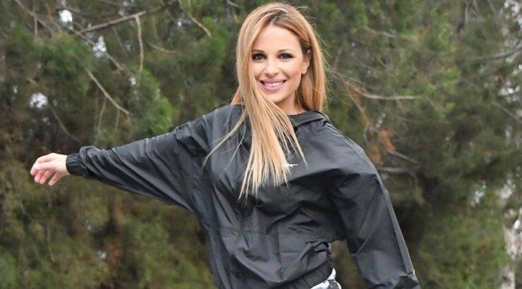 Η Χριστιάνα Αριστοτέλους υιοθέτησε bright blonde hair look! [βίντεο]