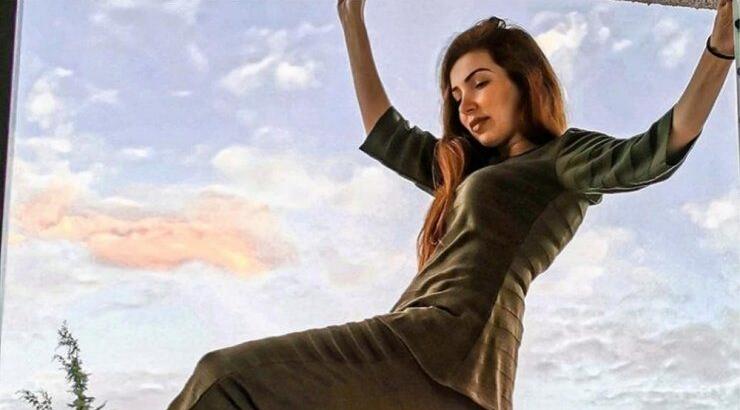 Η Χριστιάνα Θεοδώρου μας δείχνει την κοιλιά της λίγες εβδομάδες μετά τον τοκετό! [βίντεο]