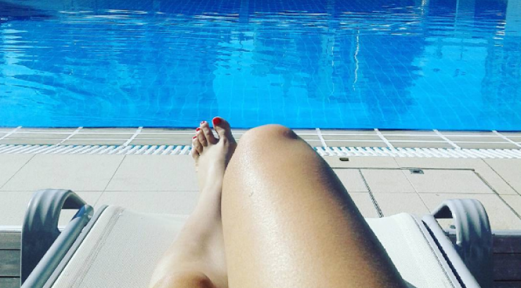 Επώνυμη Κύπρια αναστάτωσε το instagram με τα σέξι πόδια της!