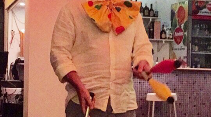 Ποιος επώνυμος Κύπριος ντύθηκε… κλόουν!