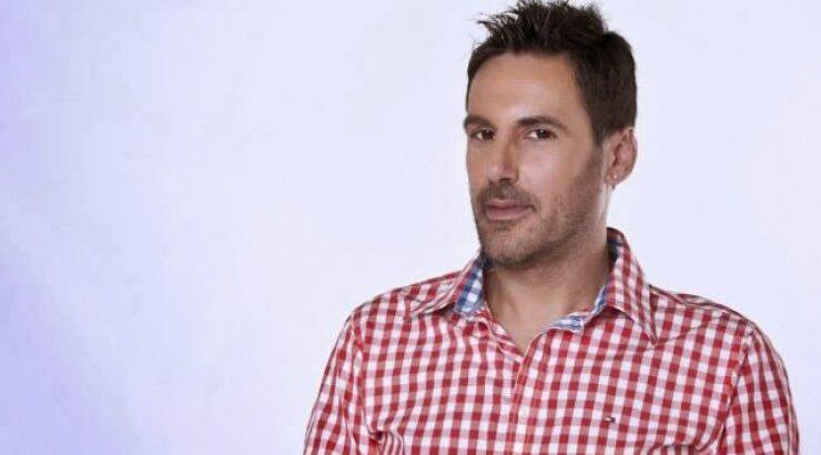 Γυμνός στο καμαρίνι της Στανίση ο Χρήστος Νέζος [εικόνα]