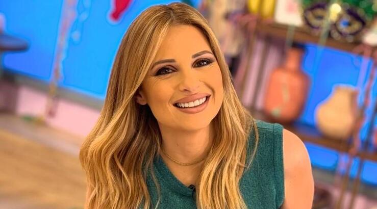 Χριστιάνα Αριστοτέλους: Η εμφάνιση με δυο δεξιά παπούτσια σε διαφορετικά μεγέθη [βίντεο]