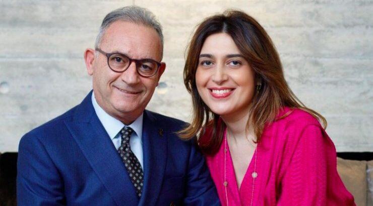 Αβέρωφ Νεοφύτου: Έχει σήμερα γενέθλια και η μεγάλη αγκαλιά της συζύγου του για να του ευχηθεί! [εικόνα]