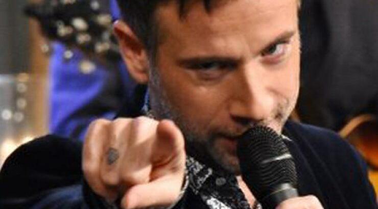 Κωστής Μαραβέγιας: Η γκάφα εκπομπής που άφησε εκτεθειμένο τον τραγουδιστή