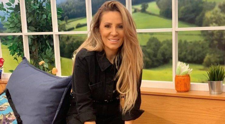 Η Γιώτα Δαμιανού πήγε θέατρο και έπεσε από… την καρέκλα! [βίντεο]