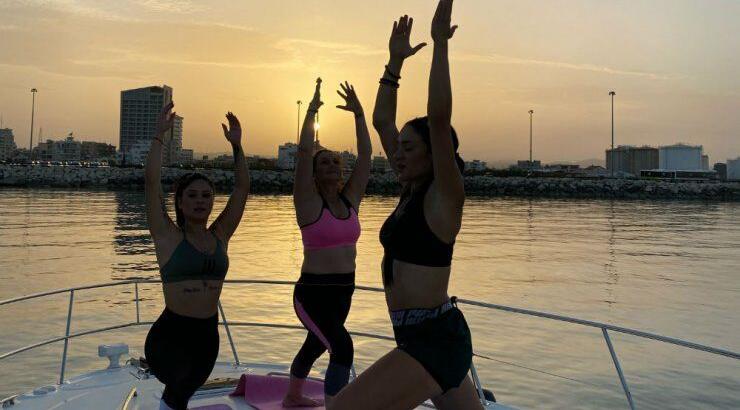 Sea Yoga με την Chrystal Blue Vip Premium Rental Yachts