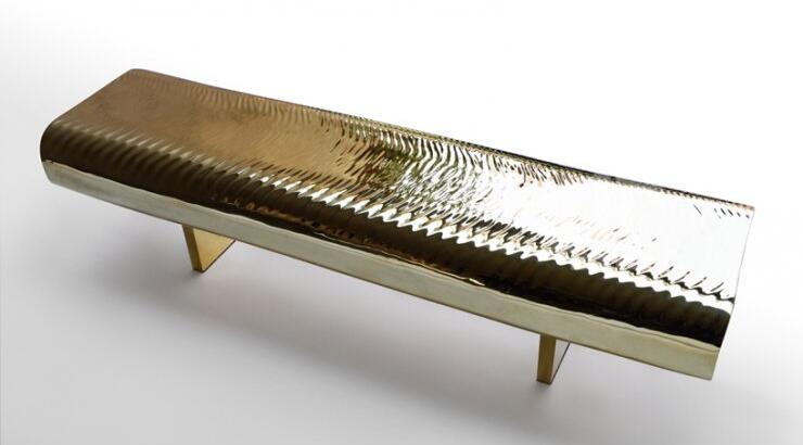 Ένας πάγκος από γυαλί