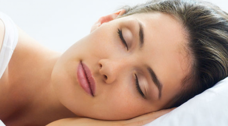 6 τροφές που σας βοηθούν να κοιμηθείτε καλύτερα!