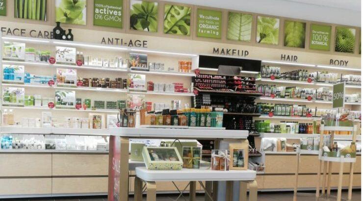 Ανανεωμένο δίκτυο καταστημάτων Yves Rocher: Μοναδικές στιγμές φυσικής ομορφιάς