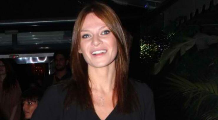 Υβόννη Μπόσνιακ: Δείτε την πάνω σε αυτοκίνητο για να παρακολουθήσει τον Ρέμο!