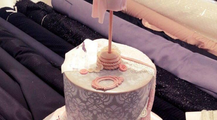 Η τούρτα υπερπαραγωγή για τα γενέθλια πανέμορφης εκπροσώπου της ελληνικής showbiz!