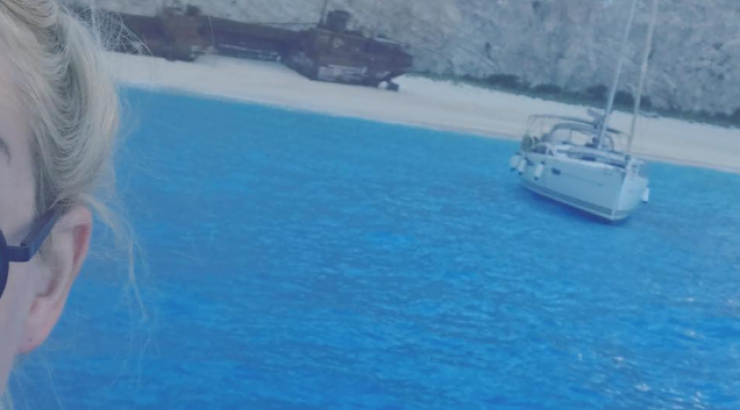 Οι ειδυλλιακές διακοπές Κύπριας socialite σε ελληνικό νησί!