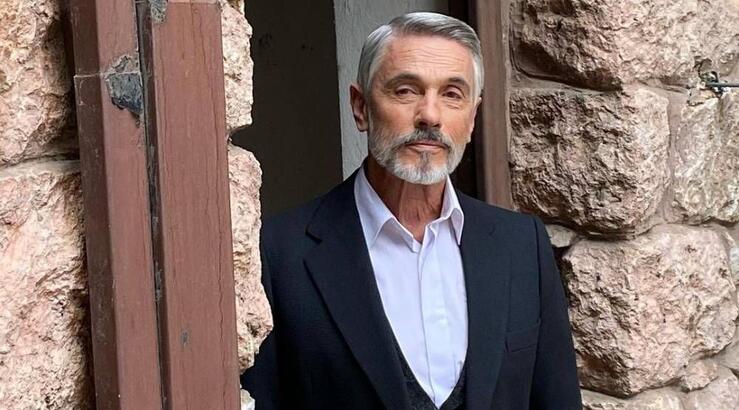 Σταύρος Ζαλμάς: “Έχω δεχθεί σεξουαλικές παρενοχλήσεις από πολύ επώνυμους ανθρώπους” [βίντεο]