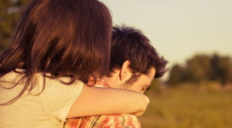 Οι γυναίκες είναι πιο ευτυχισμένες με τους λιγότερο ελκυστικούς άντρες!