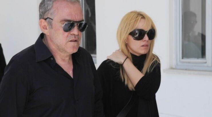 Λύρας-Ζήνα: Συντετριμμένοι στο τελευταίο αντίο της μητέρας του