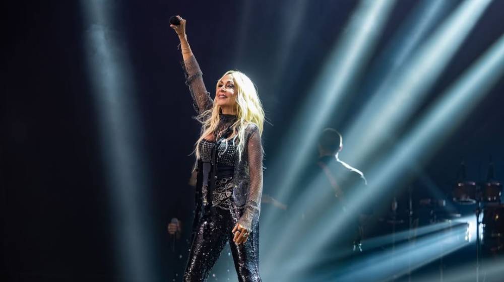 Ένα 24ωρο με την Άννα Βίσση στη Νέα Υόρκη: Το νέο της look και οι selfies με τα εγγόνια της [εικόνες]