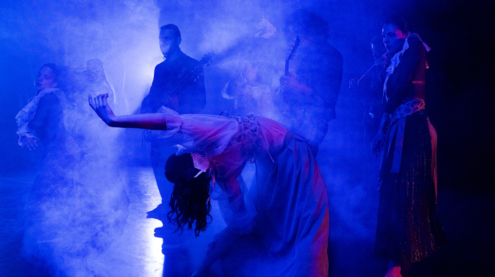 Το Διεθνές Φεστιβάλ Λευκωσίας 2025 παρουσιάζει τη Χλόη Μπέλλου και την παράσταση «Στιγμές»