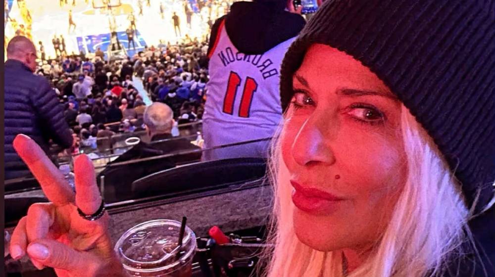 Άννα Βίσση: Σε αγώνα μπάσκετ NBA με τα εγγόνια της [εικόνα]