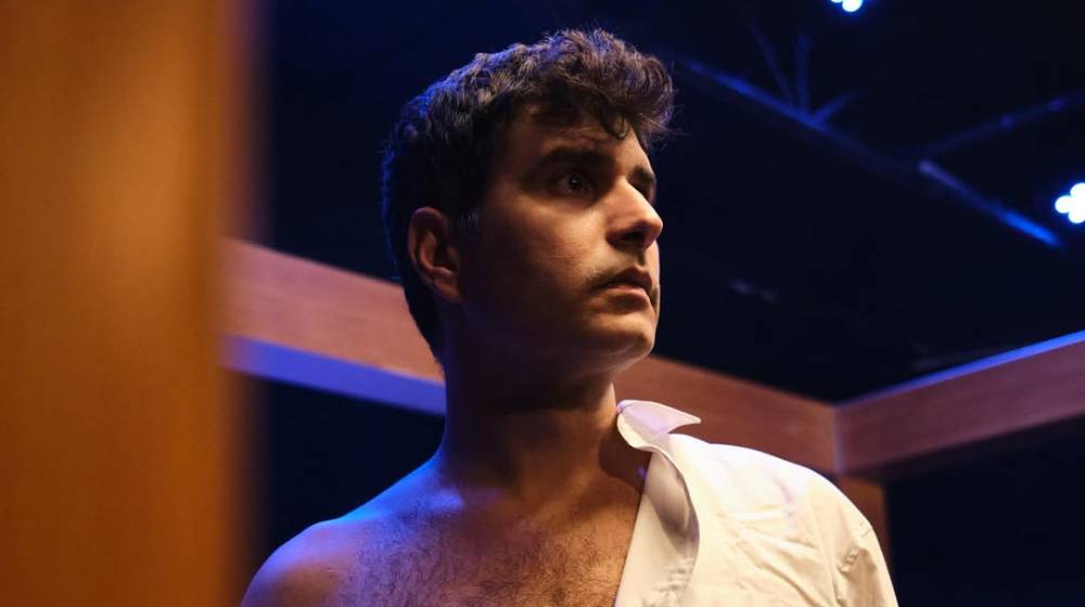 «Το πιο όμορφο σώμα που έχει βρεθεί ποτέ σε αυτό το μέρος»: Η παράσταση ταξιδεύει στη Λεμεσό 