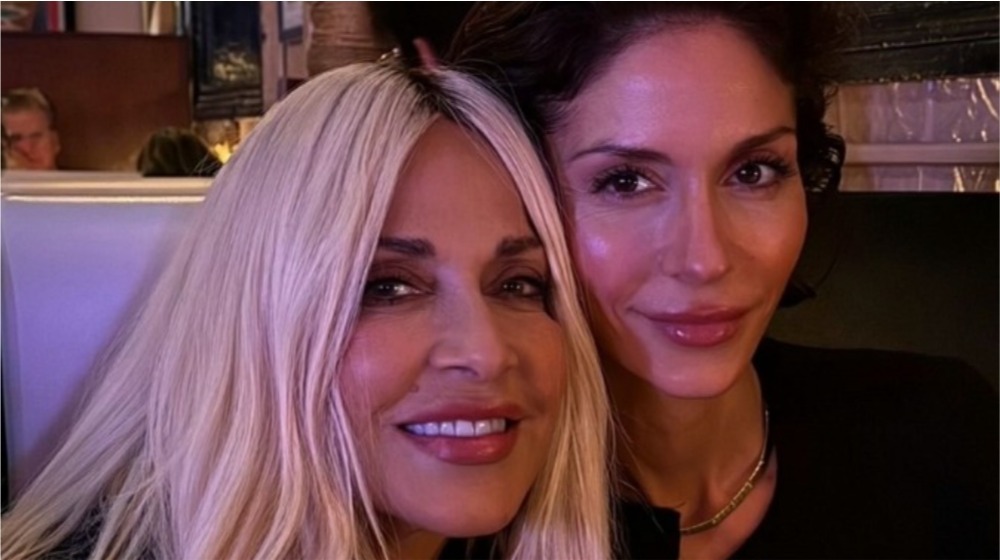 Σοφία Καρβέλα: «Οι γιορτινές μέρες μπορεί να είναι ιδιαίτερα δύσκολες για εμάς τους αλκοολικούς»