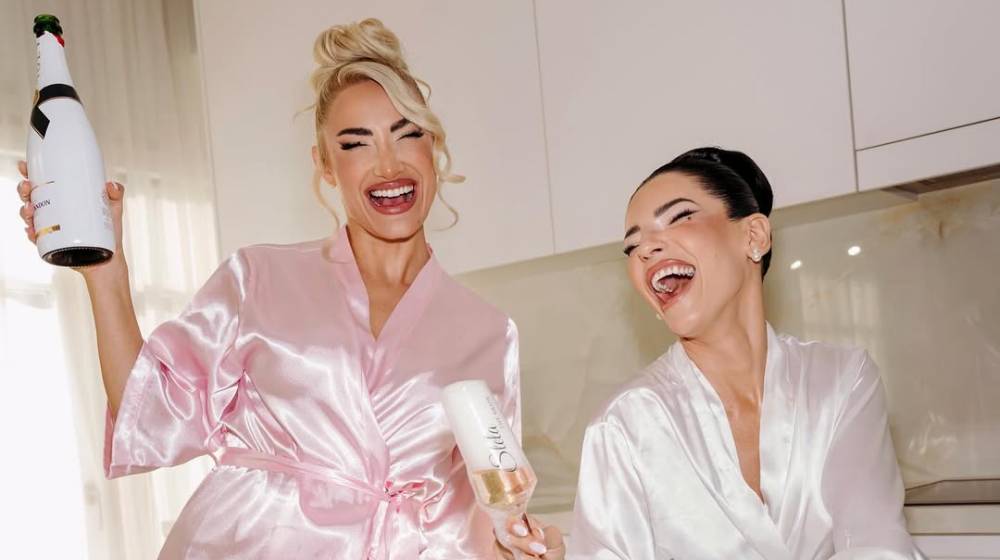 Ιωάννα Τούνη: Συγκινημένη μοιράστηκε τις επίσημες φωτογραφίες από τον γάμο της κολλητής της 