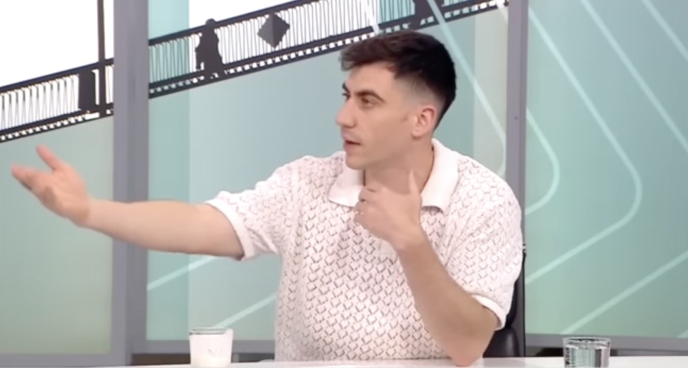 Έξαλλη τηλεθεάτρια με Φειδία: Zήτησε την παραίτηση του on air - Πως αντέδρασε; [βίντεο]