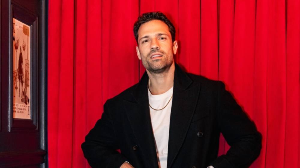 Αργυρός: Στόλισε το χριστουγεννιάτικο δέντρο στο σπίτι τους - Το στολίδι για τον γιο του Βασίλη [εικόνες]