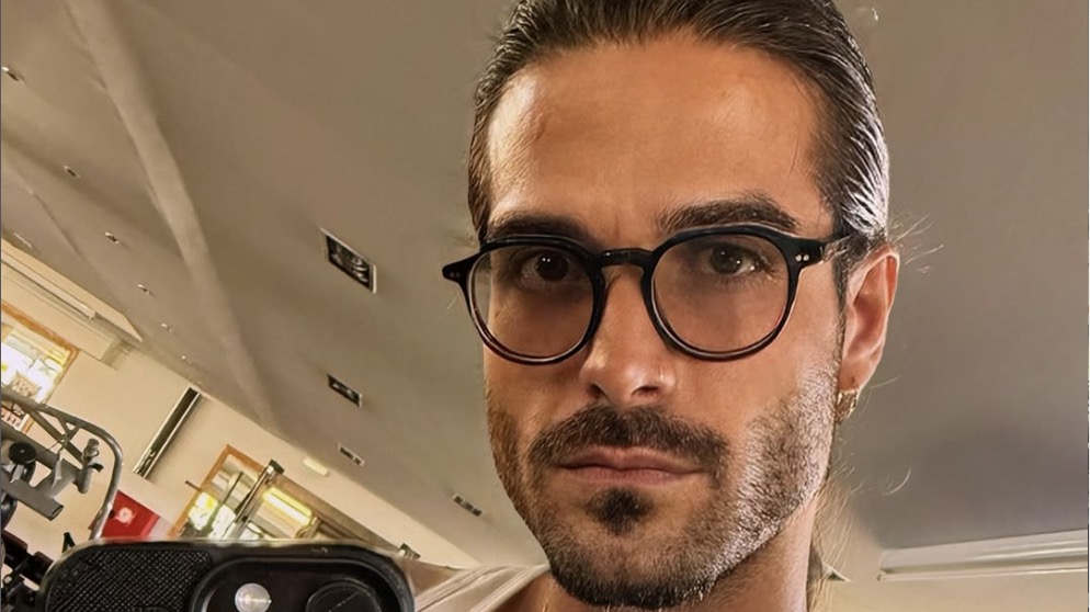 Άρης Μουγκοπέτρος: Μας έδειξε πρώτη φορά τα 2 πρόσθετα δάχτυλα μετά τον ακρωτηριασμό του