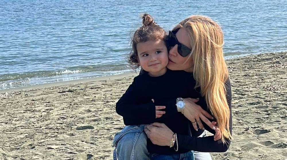 Έλενα Ανδρέου: «Με τον Στέφανο ξαναζώ τις στιγμές της μητρότητας από την αρχή»