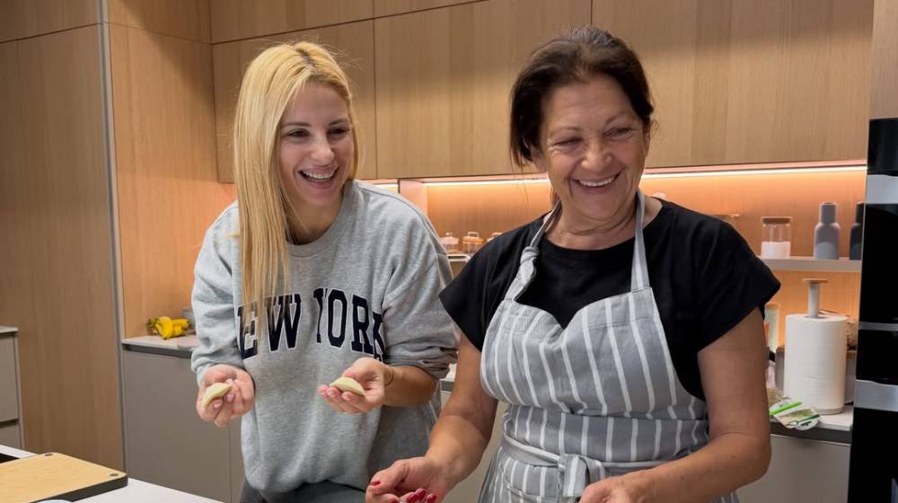 Χριστιάνα Αριστοτέλους: Μπήκε στην κουζίνα με τη μαμά της – Δείτε τι έφτιαξαν [εικόνα]