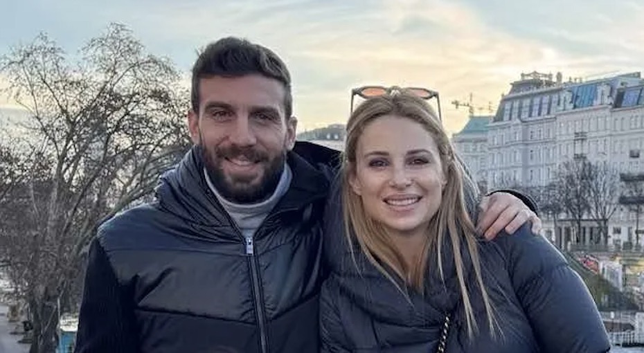 Αριστοτέλους – Εφραίμ: Βόλτα με τα παιδιά τους στα γιορτινά Λεύκαρα [βίντεο]